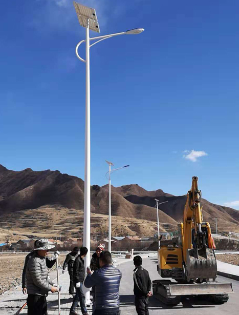 甘南碌曲10米墨脱太阳能路灯项目