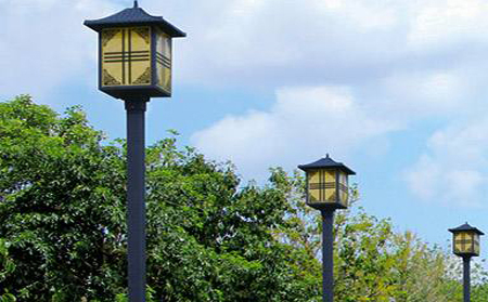 太阳能墨脱庭院灯怎么选亮度与续航更耐用